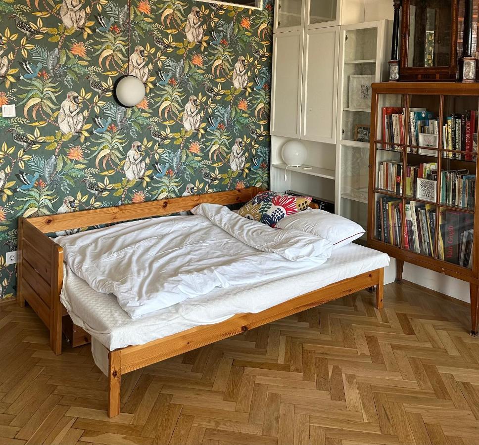 Bright & Spacious In Buda Apartament *