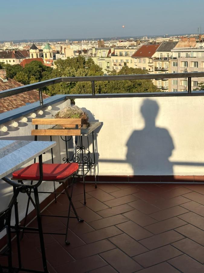 Bright & Spacious In Buda Budapeszt
